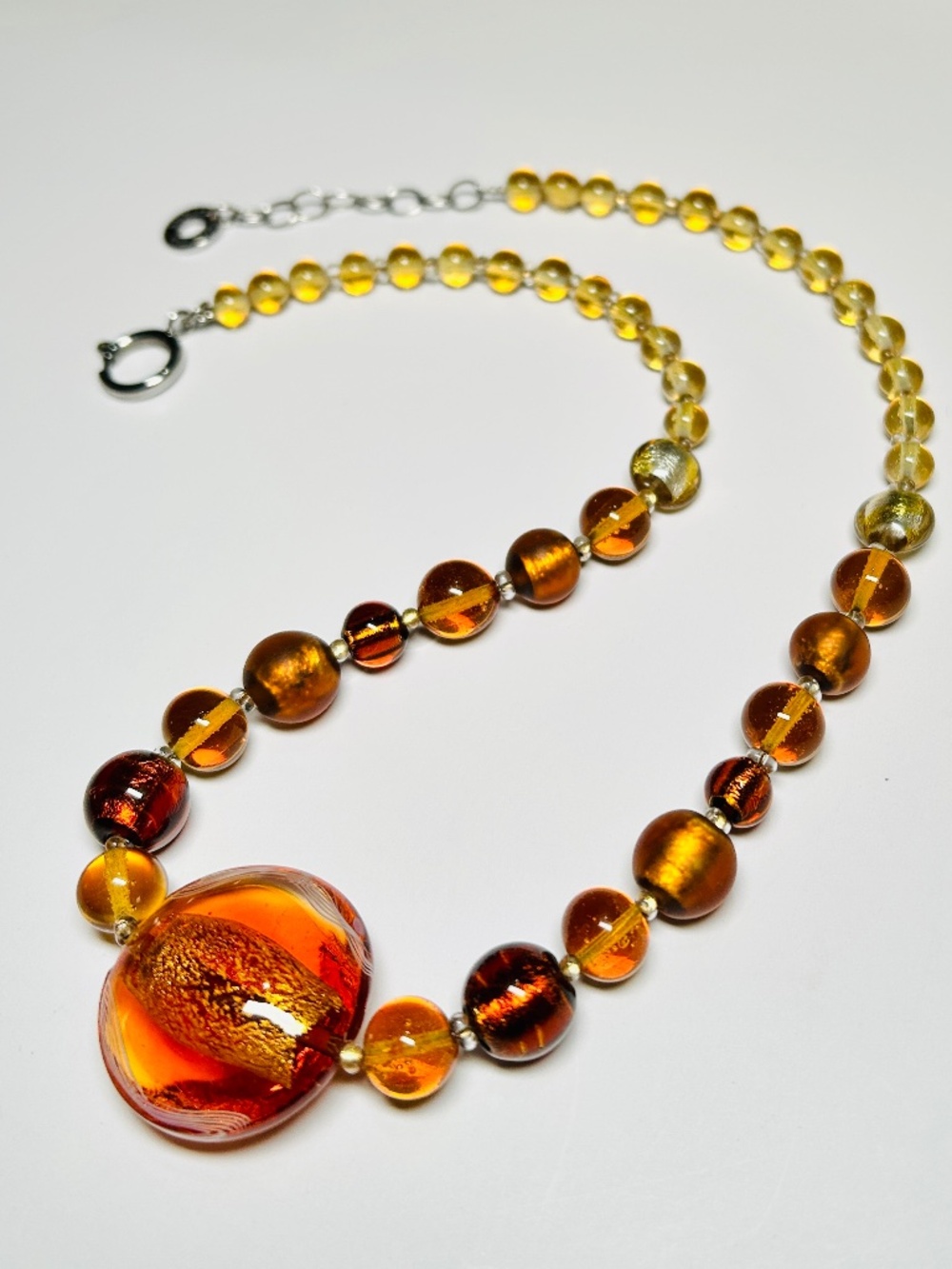 Striking Antica Murrina Venetian Murano Glass Gold Foil beaded necklace - Picture 7 of 14